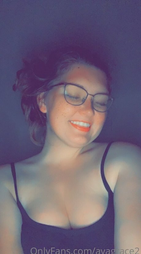 avagrace2 nude onlyfans leak