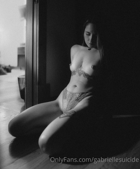 gabriellesuicide onlyfans sextape