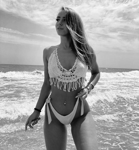 ale alexandra79 onlyfans nudes leaks