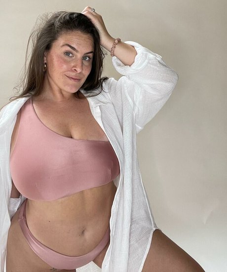 youcancallmelt onlyfans explicit content