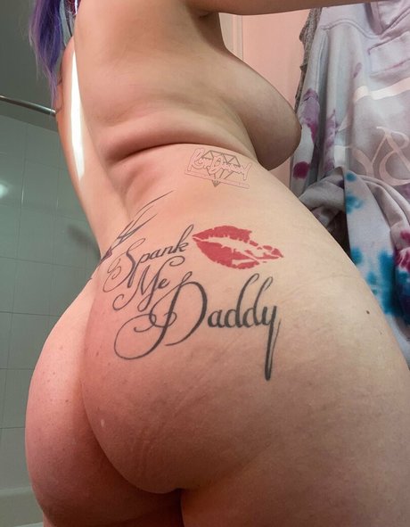 RoxxiDiamond naked only fans