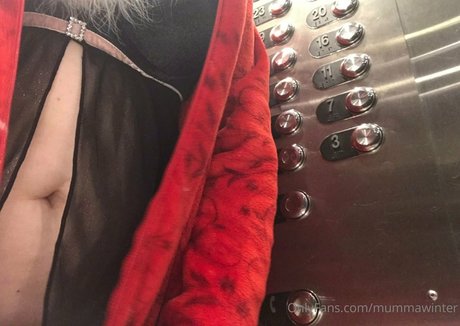 mummawinter onlyfans joi