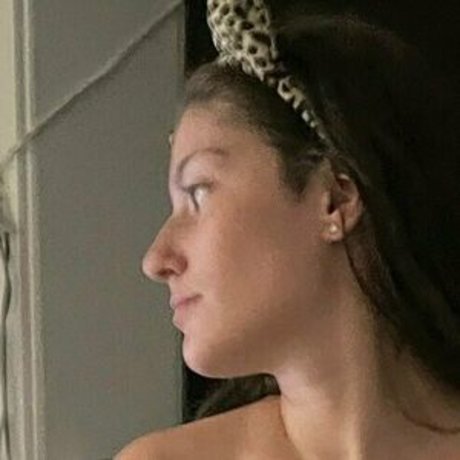 Hiyahoneyxo porn only fans