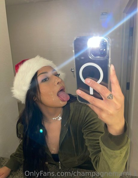 champagnemami 1 onlyfans xxx