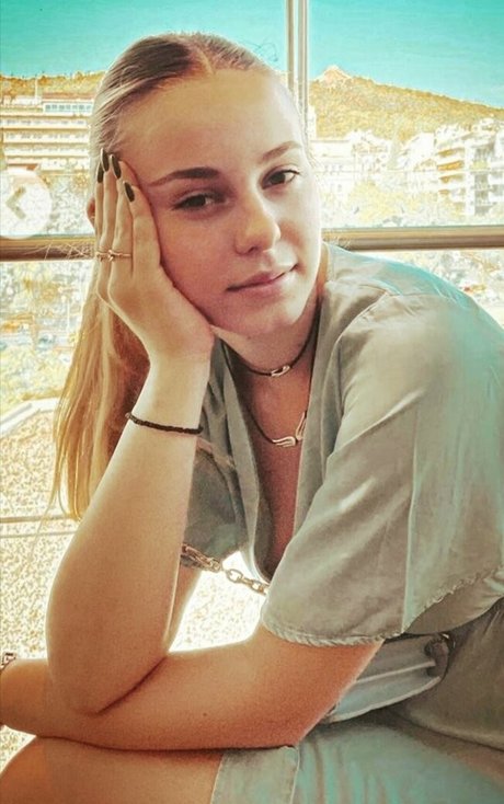 Elena Lagou nsfw onlyfans