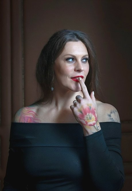 Floor Jansen is on onlyfans