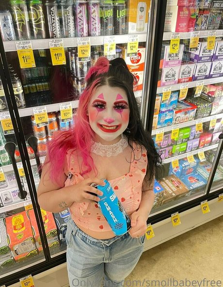 smollbabeyfree onlyfans images