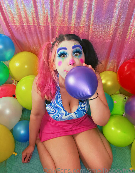 smollbabeyfree onlyfans leajs