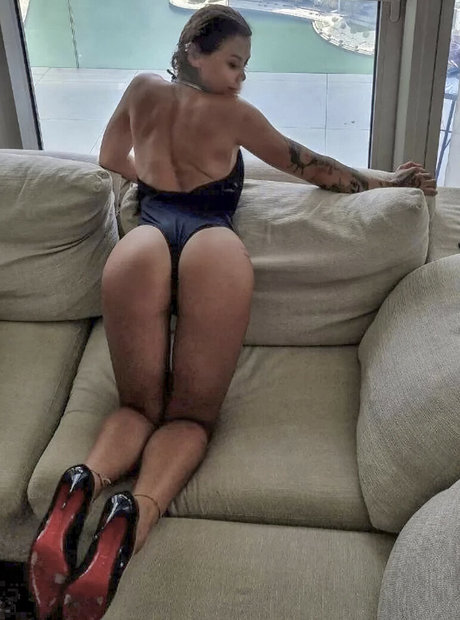 Ecem Guvenciler onlyfans leaked tits