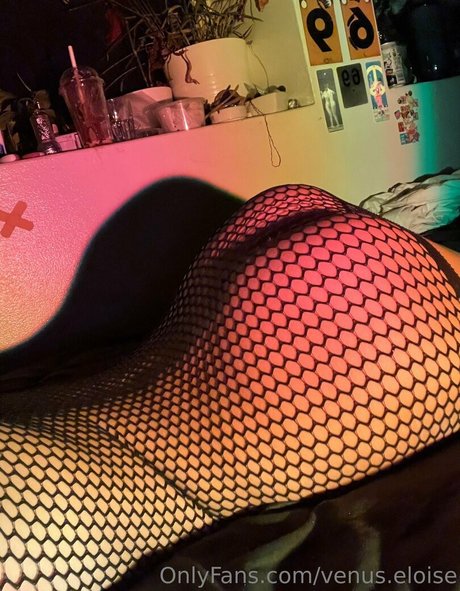venus eloise onlyfans ass