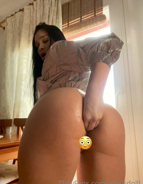 alexisdolll onlyfans model