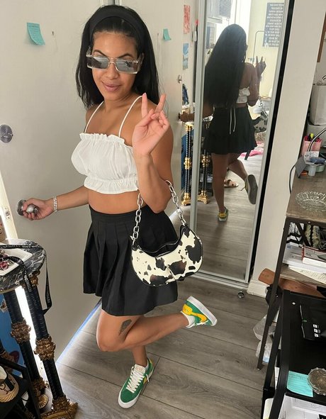 thereal mayafarrell onlyfans leak porn