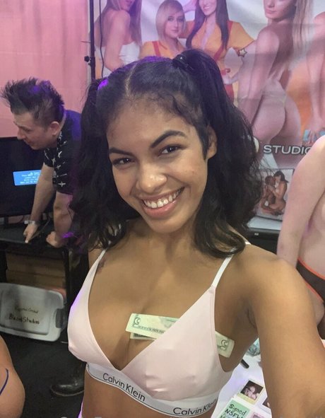 thereal mayafarrell onlyfans leaks