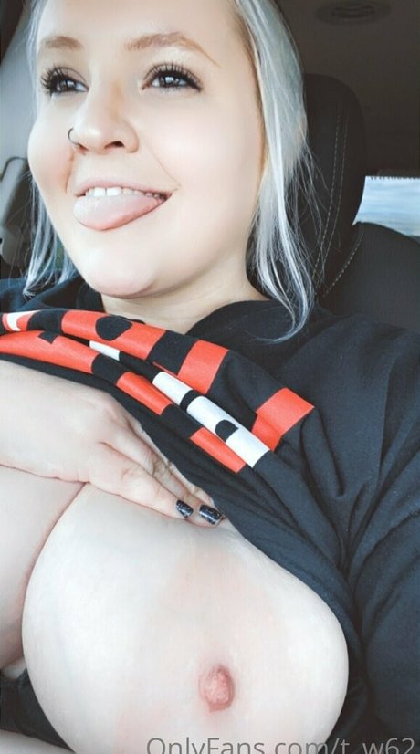 t w62 only fans nude