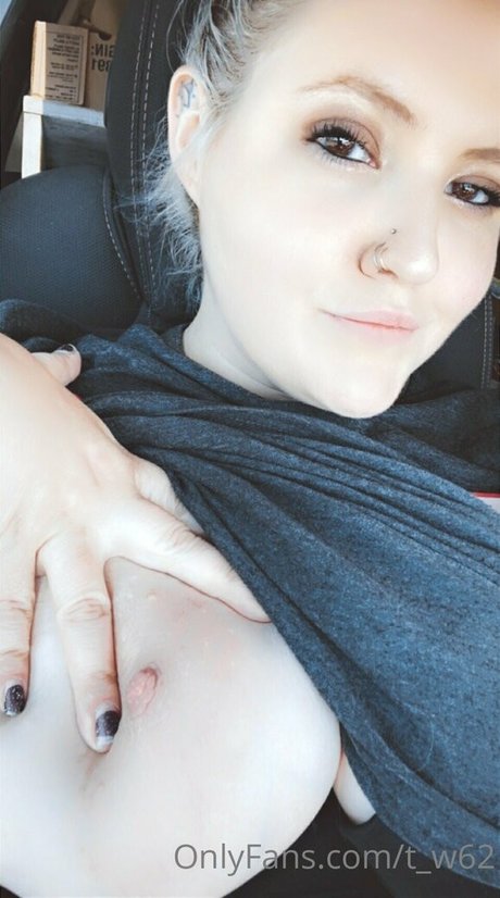 t w62 onlyfans nude