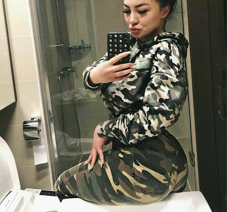 trans girls onlyfans free naked still