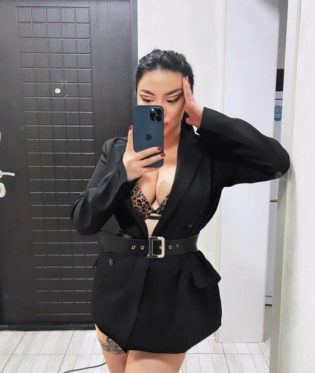 Asa Lochka pics onlyfans