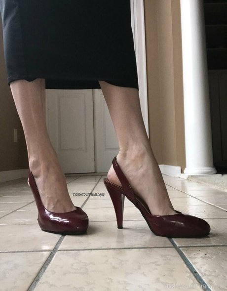 goddess tickle onlyfans naked leaked