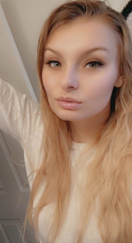 carlyraeofficial onlyfans leak xxx