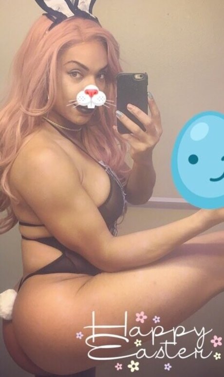 sashastrokes naked on onlyfans