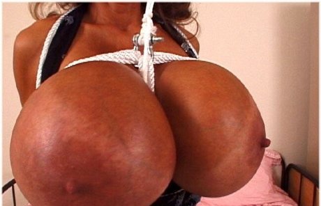 kaylakleevage onlyfans strip