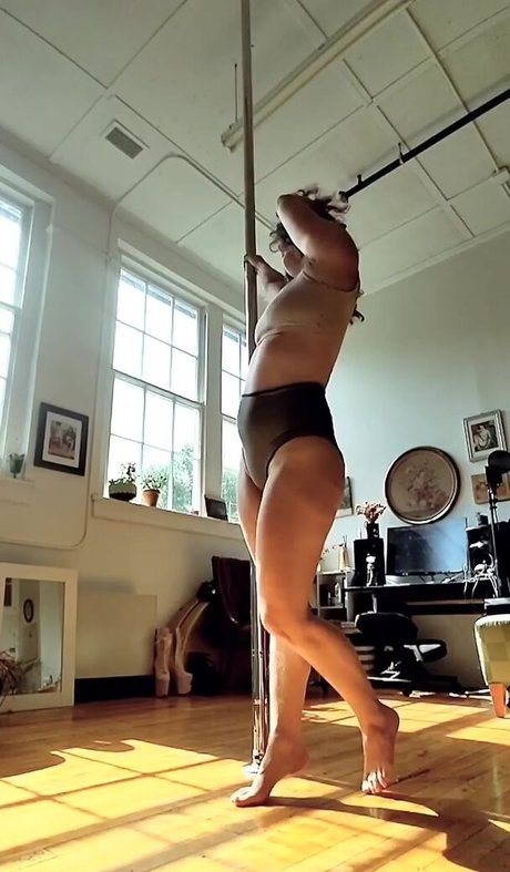 Hallee Hirsh onlyfans x