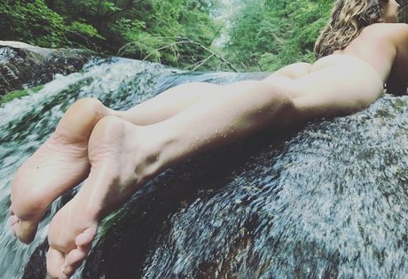 Hallee Hirsh onlyfans nudes leaked