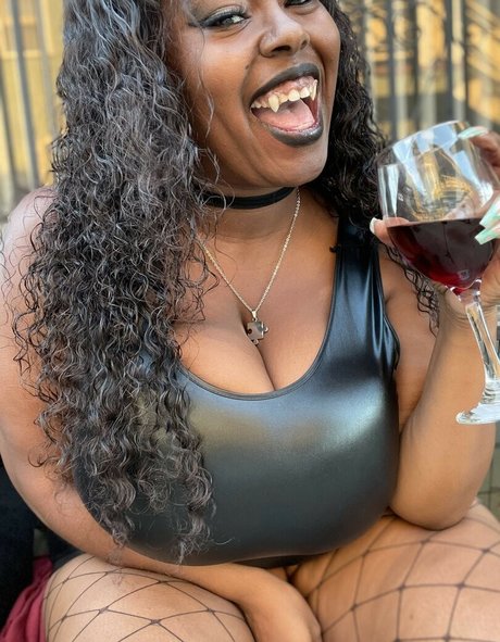 GoddessCocoaLuna naked onlyfans leak