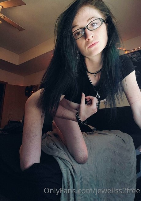 jewellss2free onlyfans free content