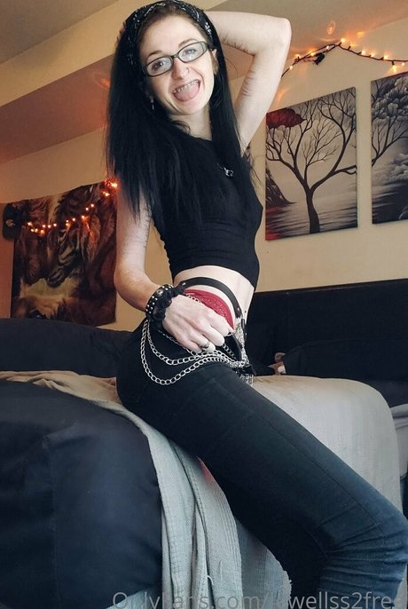 jewellss2free onlyfans striptease