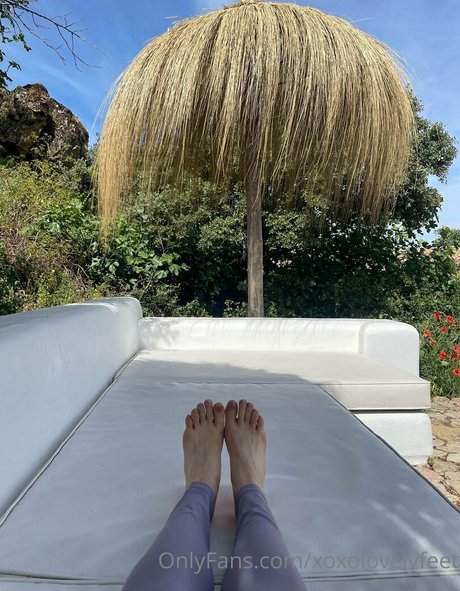 xoxolovelyfeet onlyfans fuck