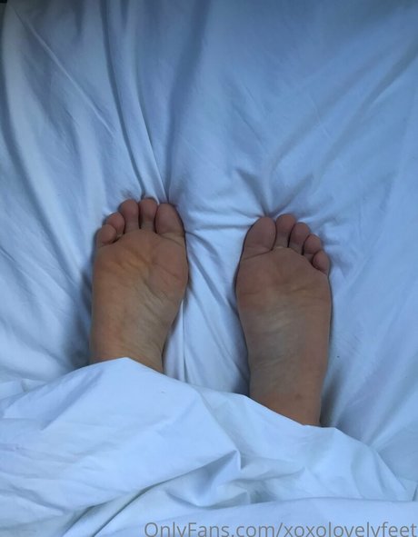 xoxolovelyfeet onlyfans lesk