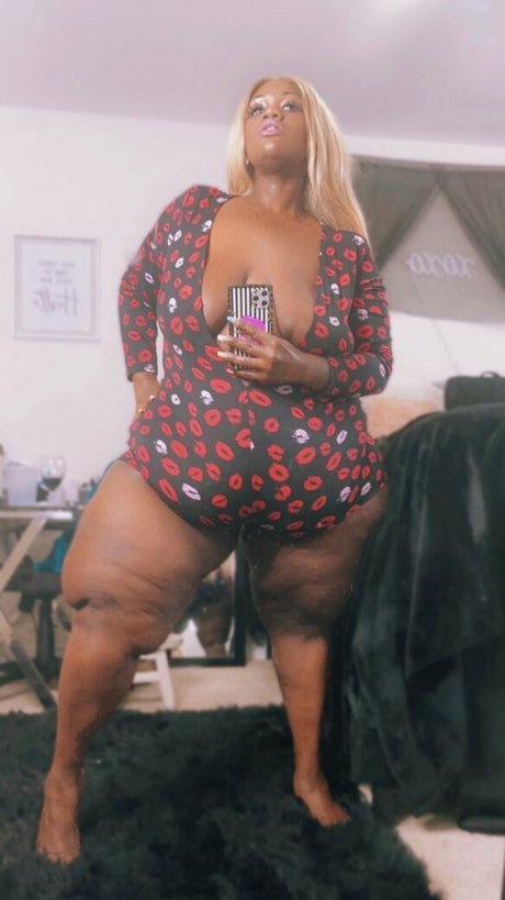 beverlyblue3x naked onlyfans pics