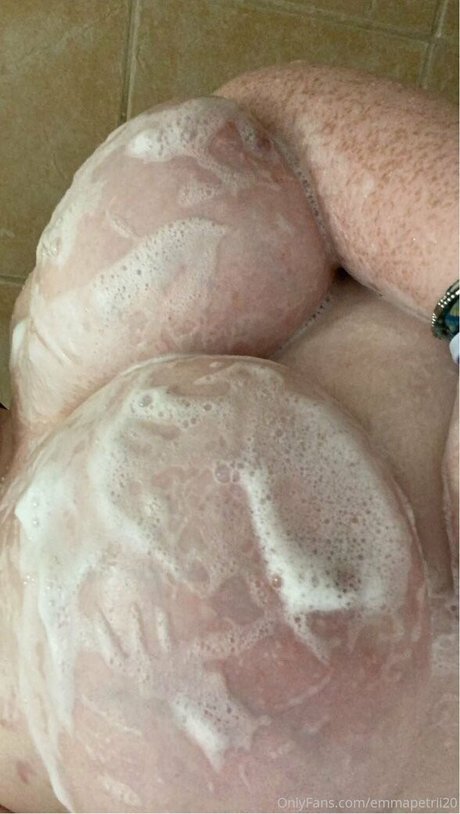 emmapetrii20 onlyfans tits