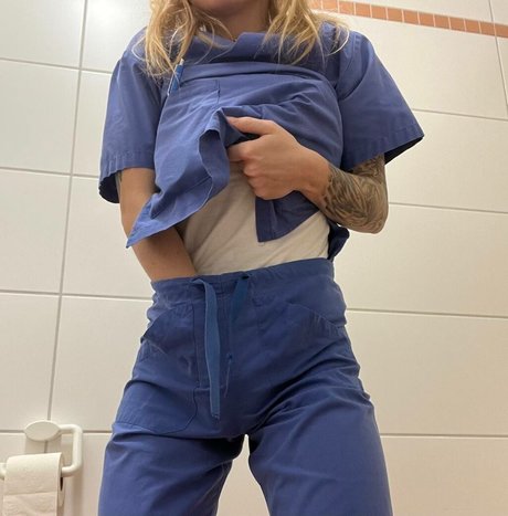 mature mom onlyfans hot sexy picture