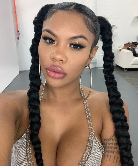 Chinese Kitty ass onlyfans