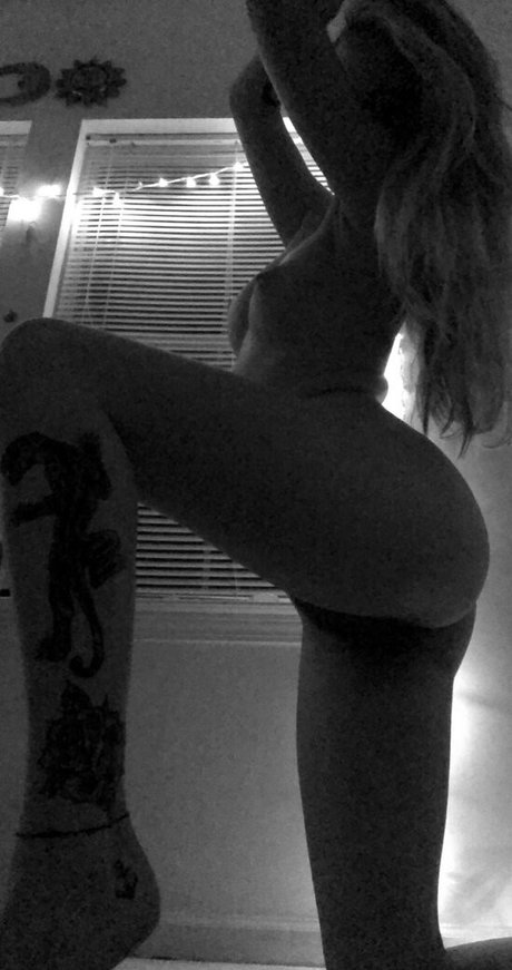 planetmonica onlyfans sexy