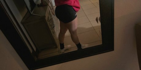 tinavalenssx onlyfans model