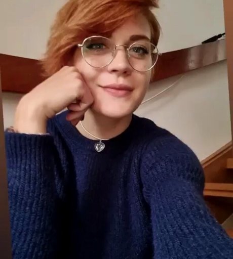 Caroline Haas onlyfans strip