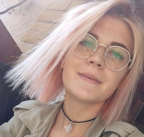 Caroline Haas xxx onlyfans