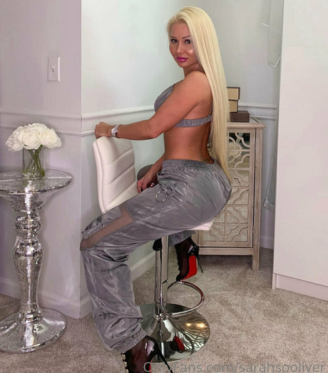 sarahsooliver onlyfans ass