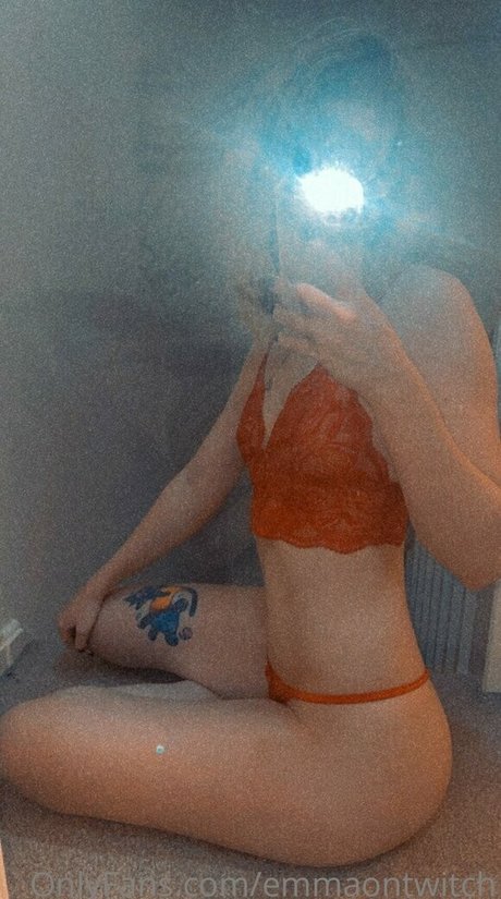 emmaontwitch onlyfans nude tits
