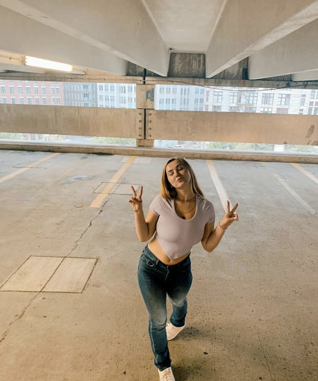 Marina Brooks onlyfans strip tease