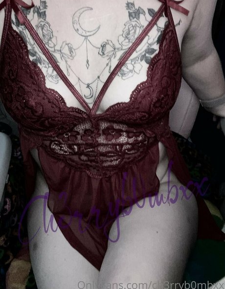 ch3rryb0mbxx onlyfans leak