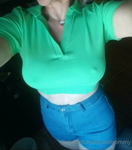 fantasymommy onlyfans strip tease