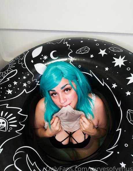 curvesofvenus strip onlyfans