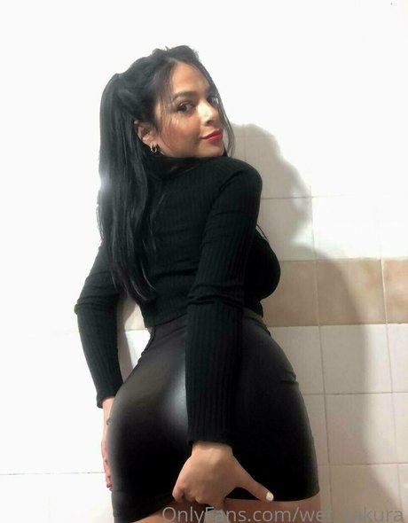 wet sakura onlyfans pics