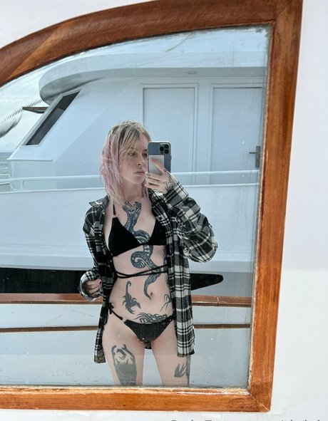 tinich onlyfans photo