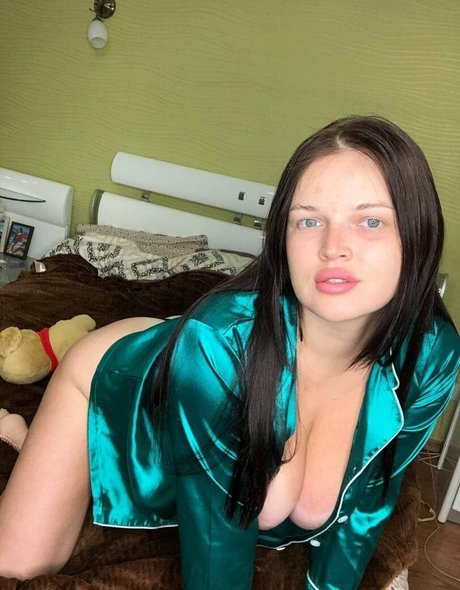 yanamulberry onlyfans model images