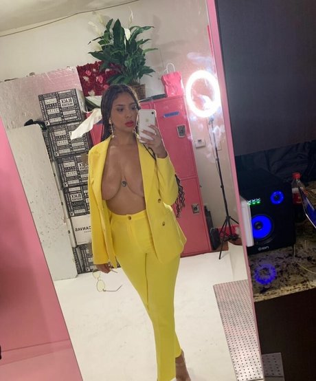 Annamariesarai onlyfans leaked.